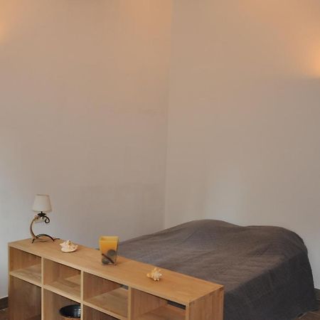 Location Studio Meuble Avec Jardin Сорг Екстериор снимка